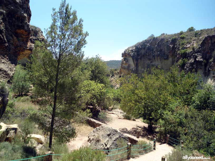 Estrecho de la Arboleja en Aledo. Llegando a la entrada