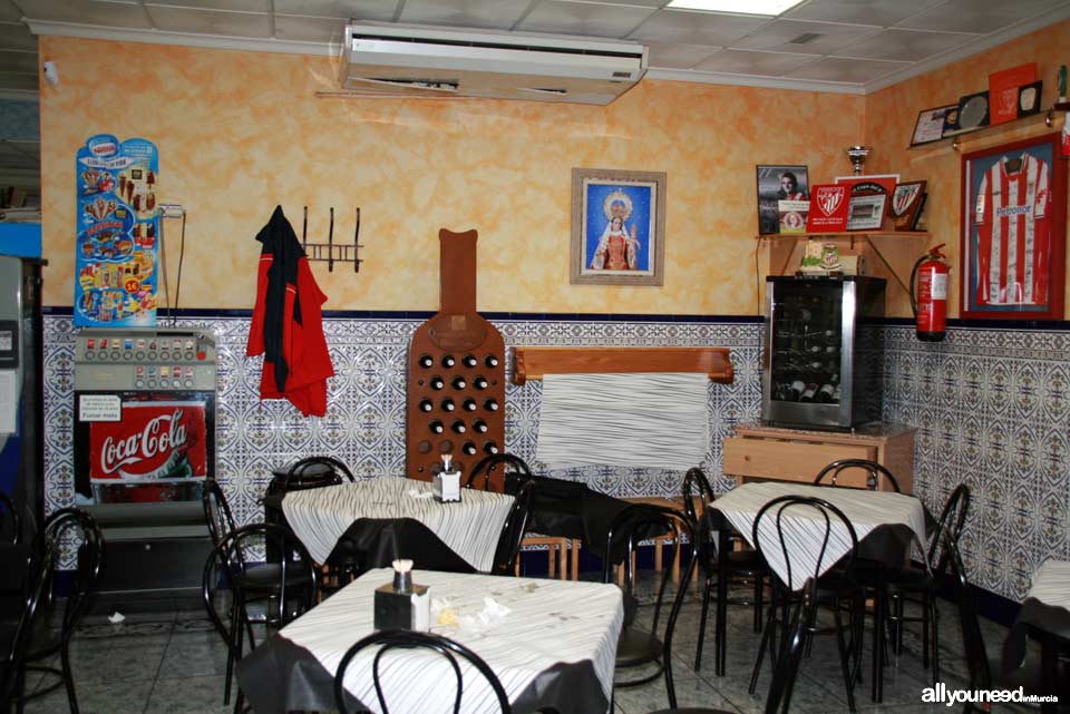 Café Bar Coronel en Bullas. Bar de tapas y comidas con terraza