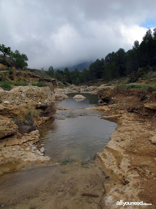 Nacimiento del río Mula y Salto del Usero. Espacio natural situado en Bullas