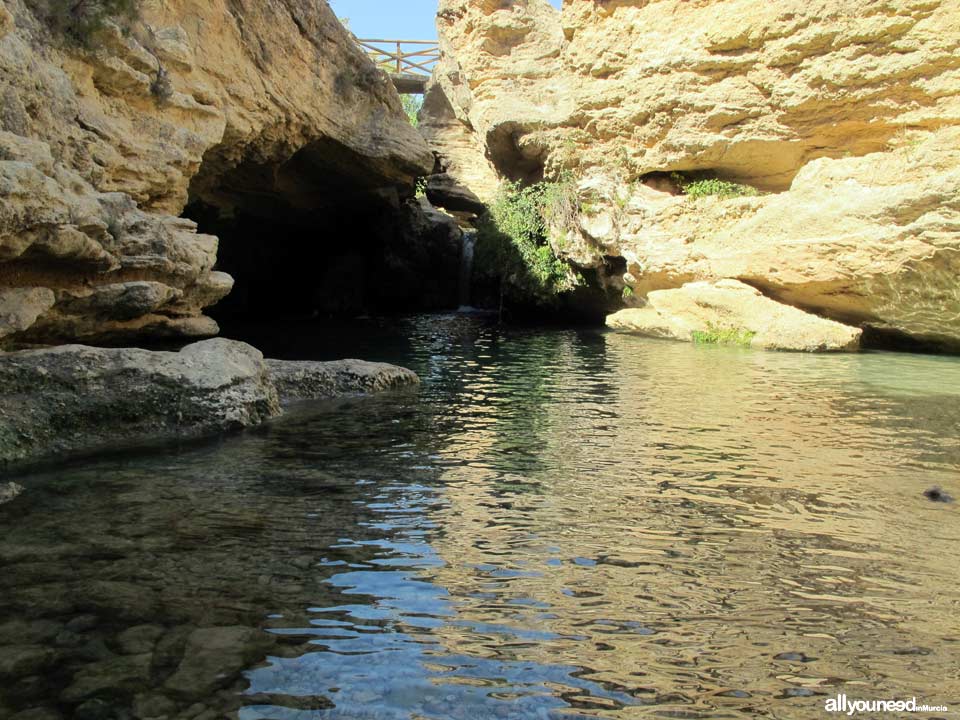 Nacimiento del río Mula y Salto del Usero. Espacio natural situado en Bullas