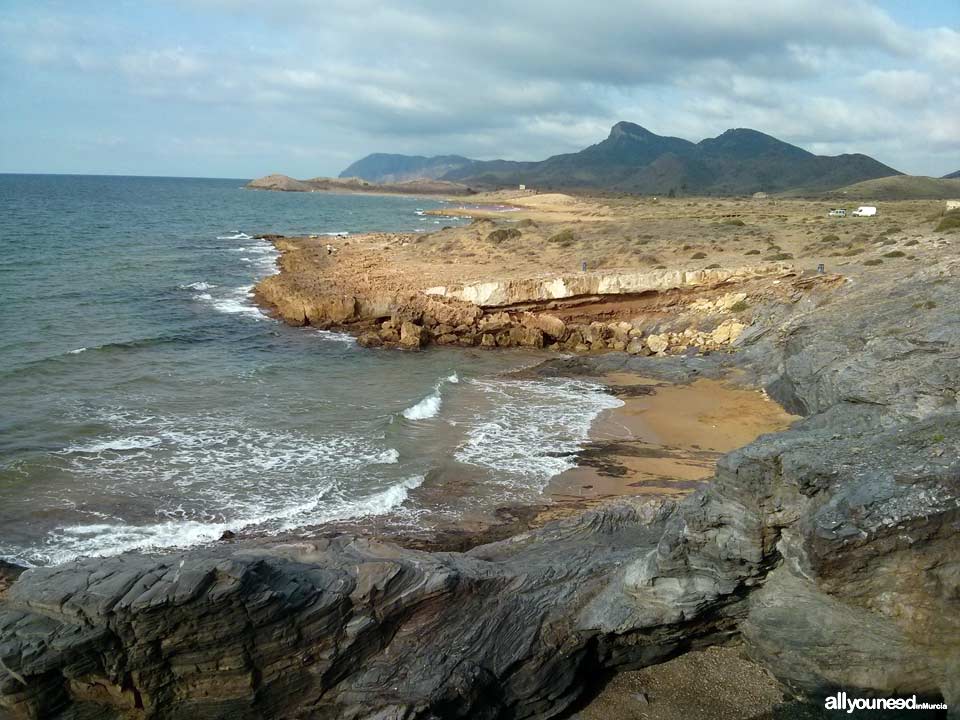 Punta Negra en Calblanque y pequeña cala