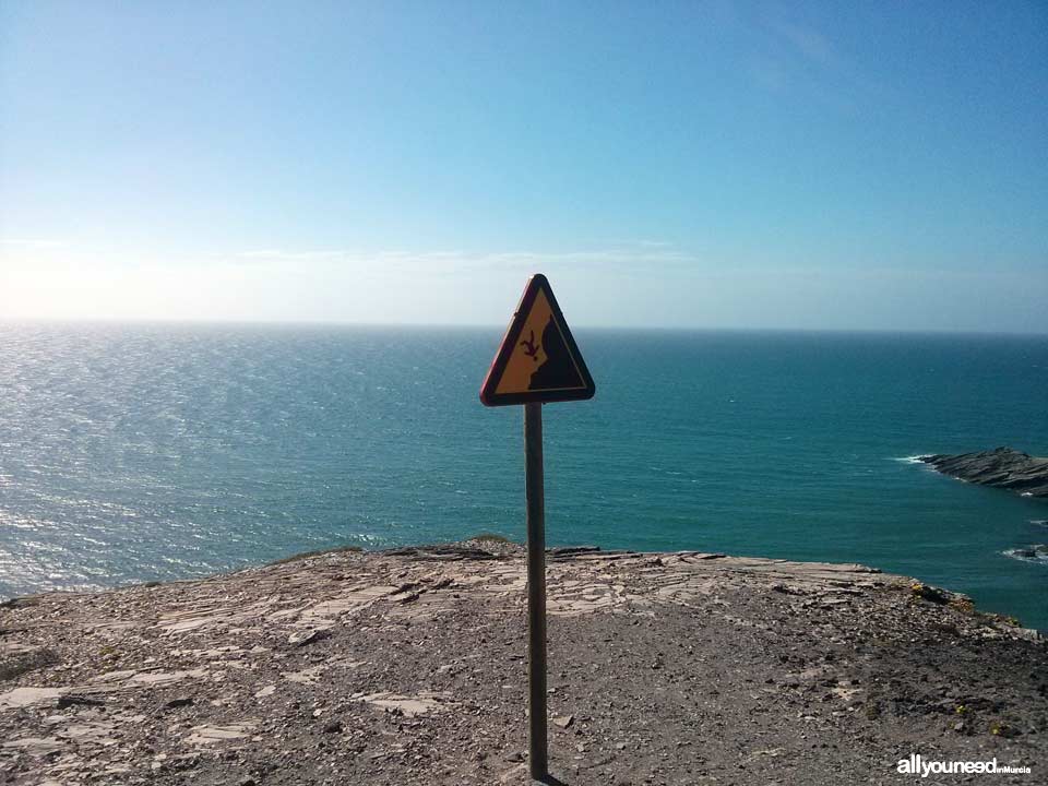 Punta Barriga en Calblanque. Cartel de Peligro. Cartagena