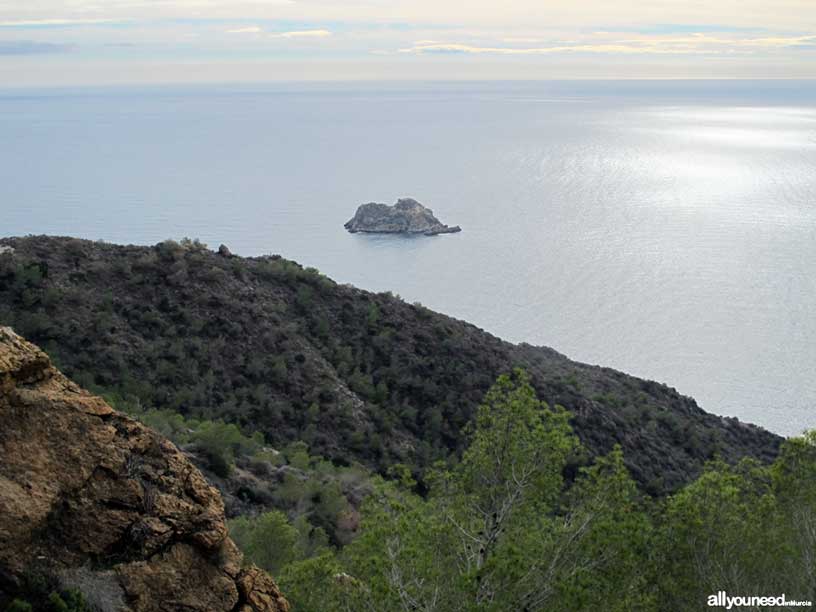 Isla de las Palomas en Cartagena. Vistas desde la ruta Tentegorra-Roldán