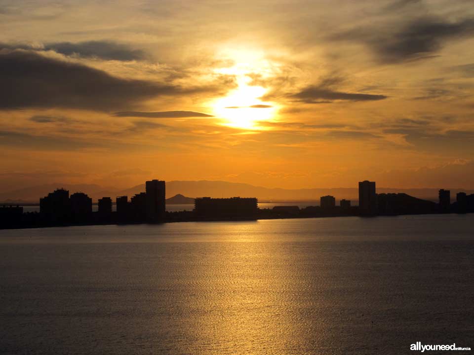 Atardecer en el Mar Menor. Faro de Cabo de Palos