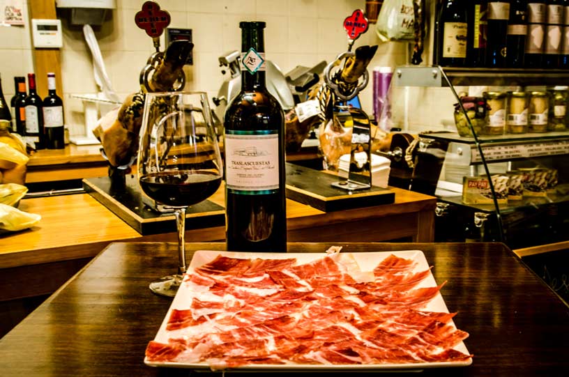 Bodega Marin, jamon y vino