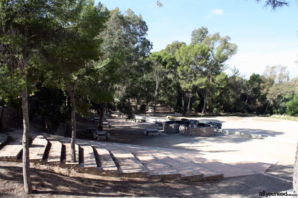 Centro de Visitantes el Valle en Murcia. Área recreativa la Balsa