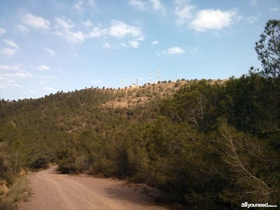 Ruta La Muralla de King Kong. Pico del Relojero. Senderismo en Murcia