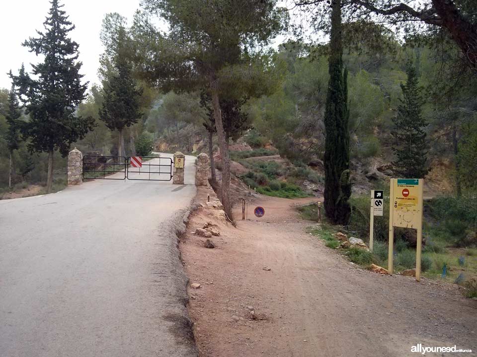 Ruta Albergue del Valle - Senda de las Columnas- Pico del Relojero. Comienzo sendero