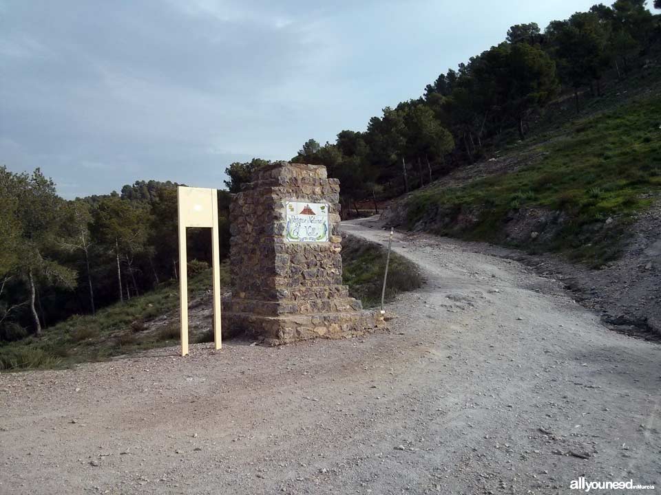 Ruta Albergue del Valle - Senda de las Columnas - Pico del Relojero. Cruce con PR-MU23 