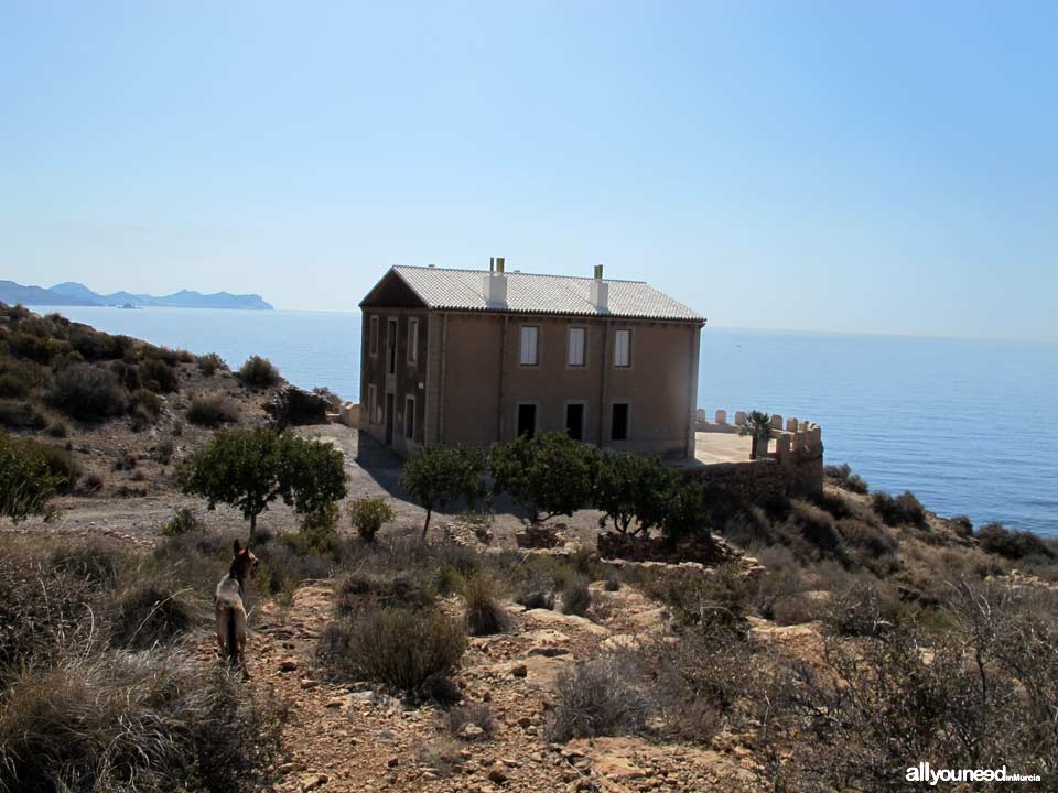 Route to the Coves of Bolete Grande, Boletes and Aguilar. Old Barracks