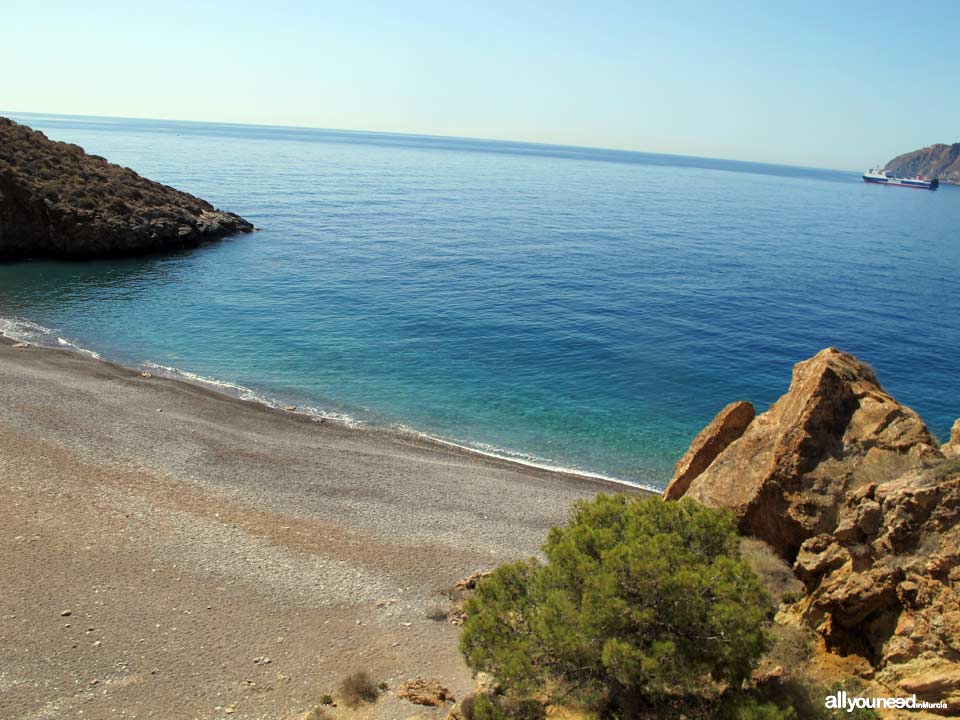 Route to the Coves of Bolete Grande, Boletes and Aguilar. Aguilar cove