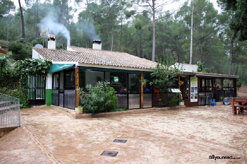 Restaurante Fuente del Hilo en Sierra Espuña. Alhama de Murcia