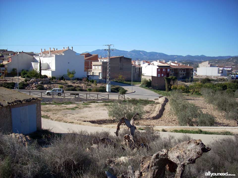 Ruta Castillo de las Paleras y Senda de la Muela SL-MU6 en Pliego. Aparcamiento