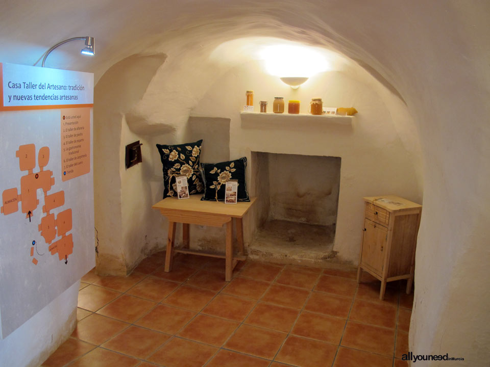 Castillo de Nogalte y Casas Cueva. Puerto Lumbreras. Murcia. Castillos de España