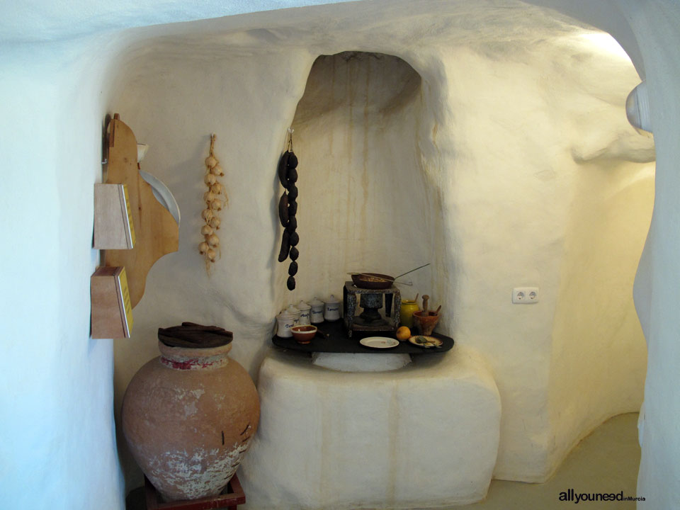 Castillo de Nogalte y Casas Cueva. Puerto Lumbreras. Murcia. Castillos de España