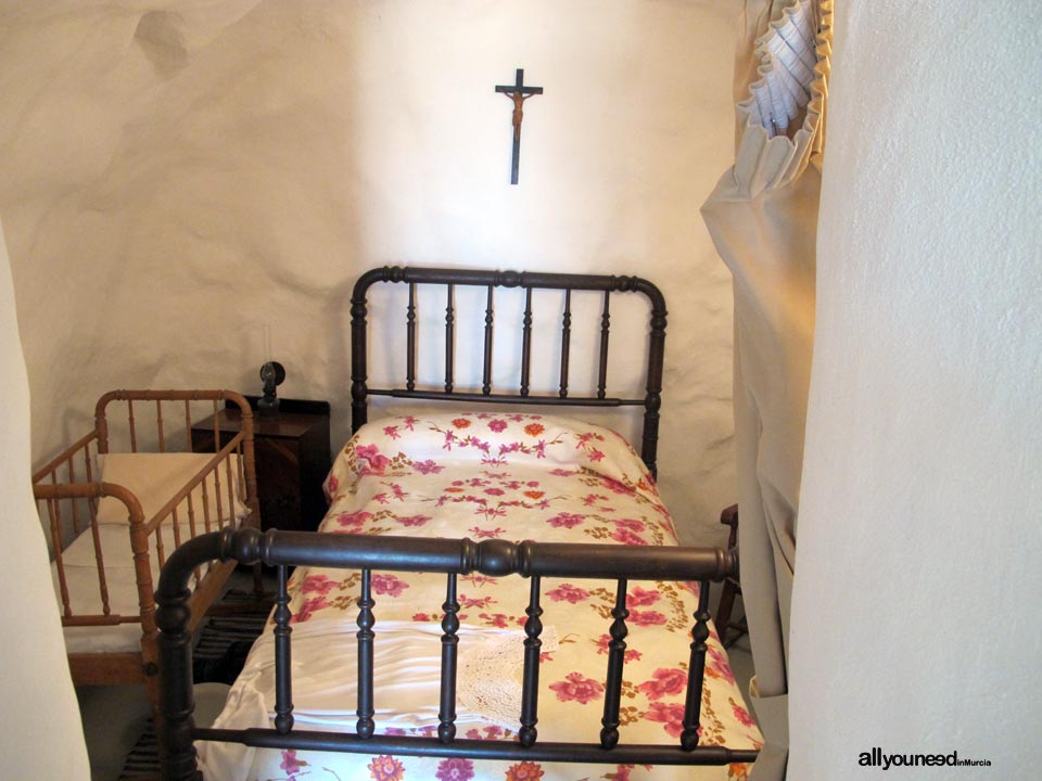 Castillo de Nogalte y Casas Cueva. Puerto Lumbreras. Murcia. Castillos de España