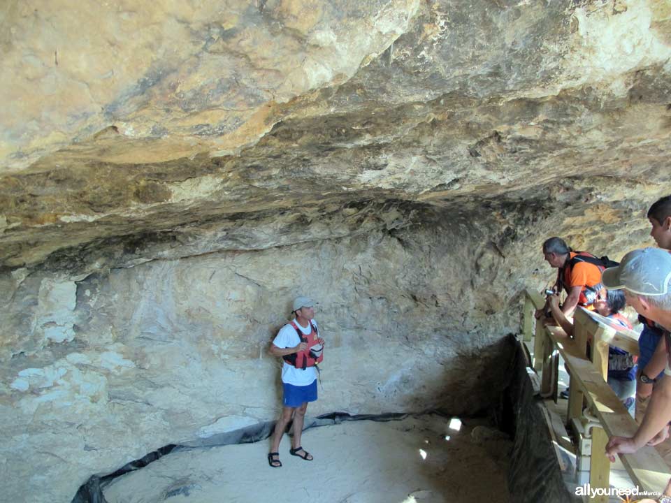 Active Tourism and Adventure in Murcia. Monigotes cave in Calasparra