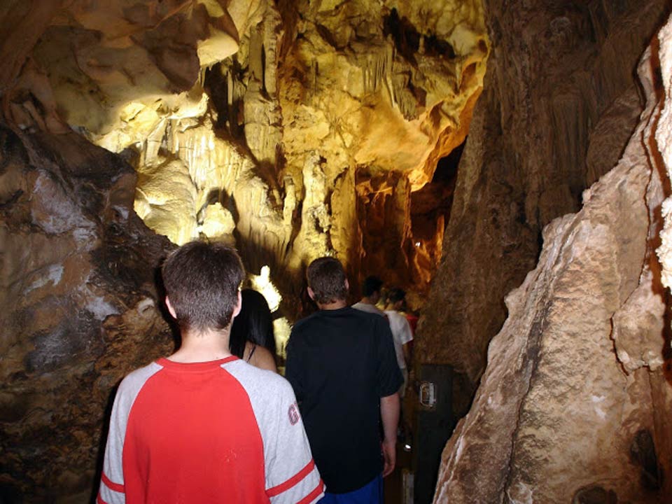 Turismo Activo y de Aventura en Murcia. Visitas a cuevas