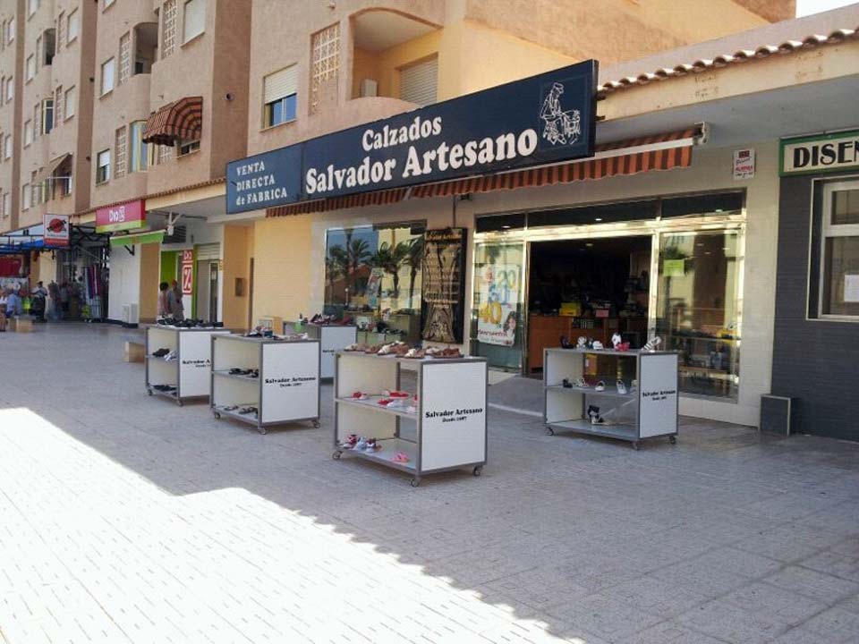 Salvador Artesano "Zapatos para todos". Tienda en La Manga del Mar Menor