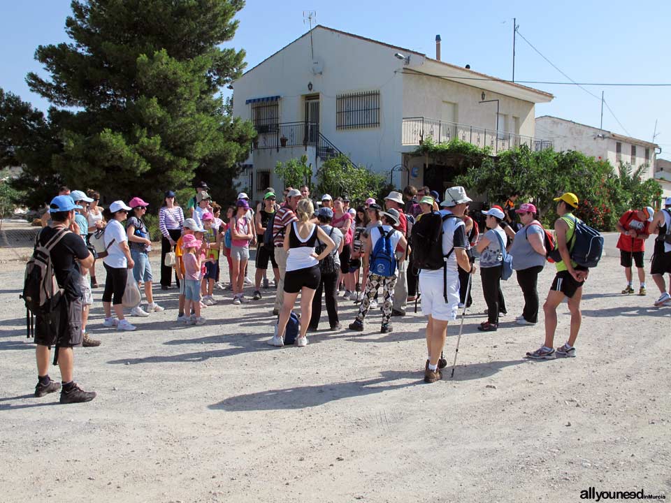 4 - Getting Ready - Bar Pepe in the background. Guided tour of Chícamo River 