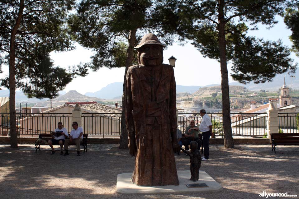 Paseo de la Ermita Statue