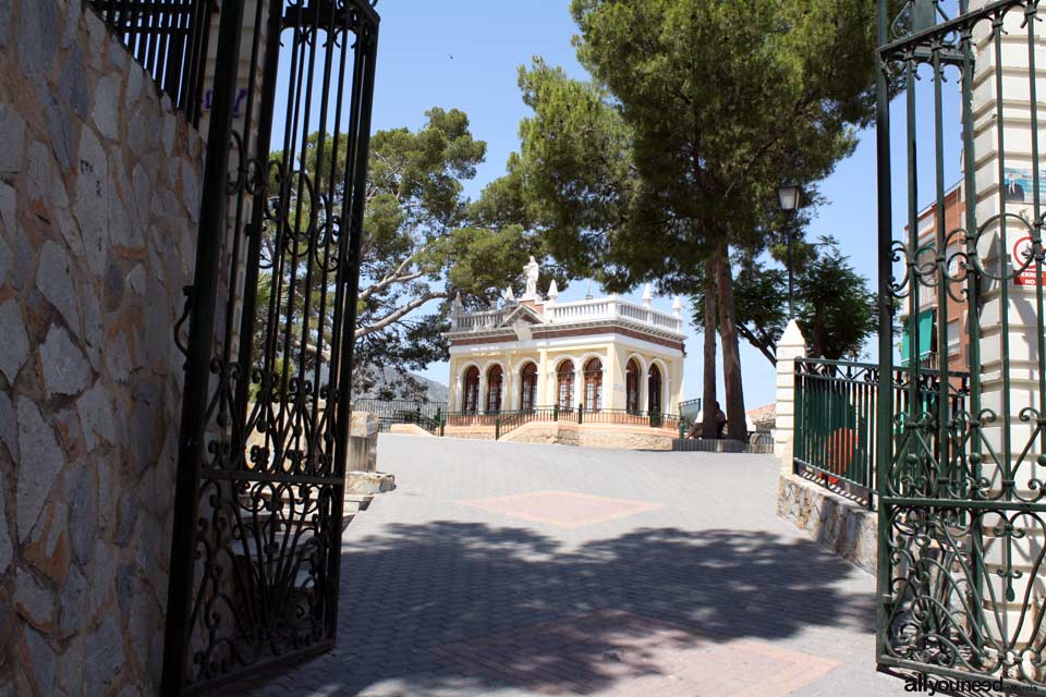 Ermita Library