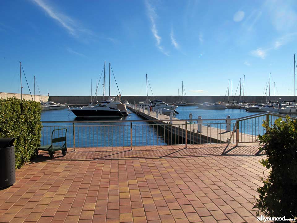 Puerto deportivo Juan Montiel