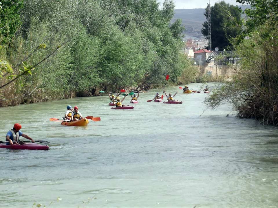 Alana Aventuras Turísticas en Blanca, piraguismo, kayak, descenso por el río Segura