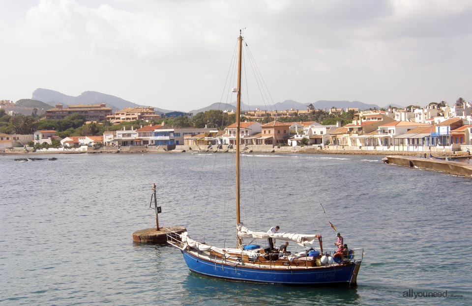 Playa Zeneta. Junto al Puerto de Cabo de Palos