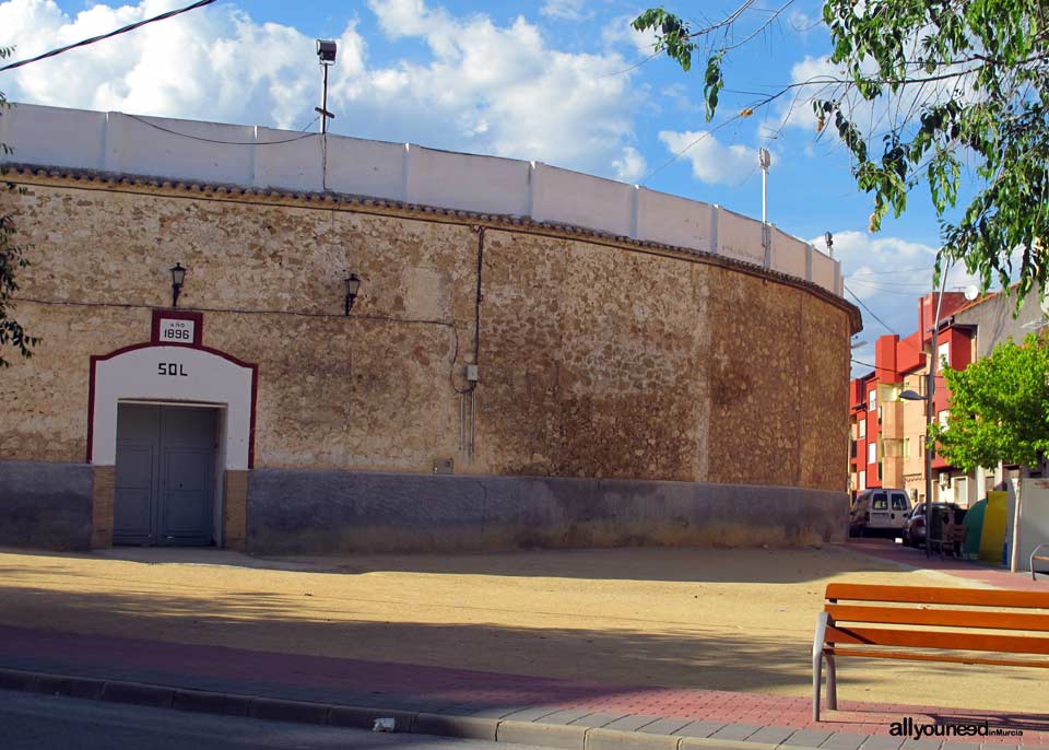 Plaza de Toros "La Caverina"