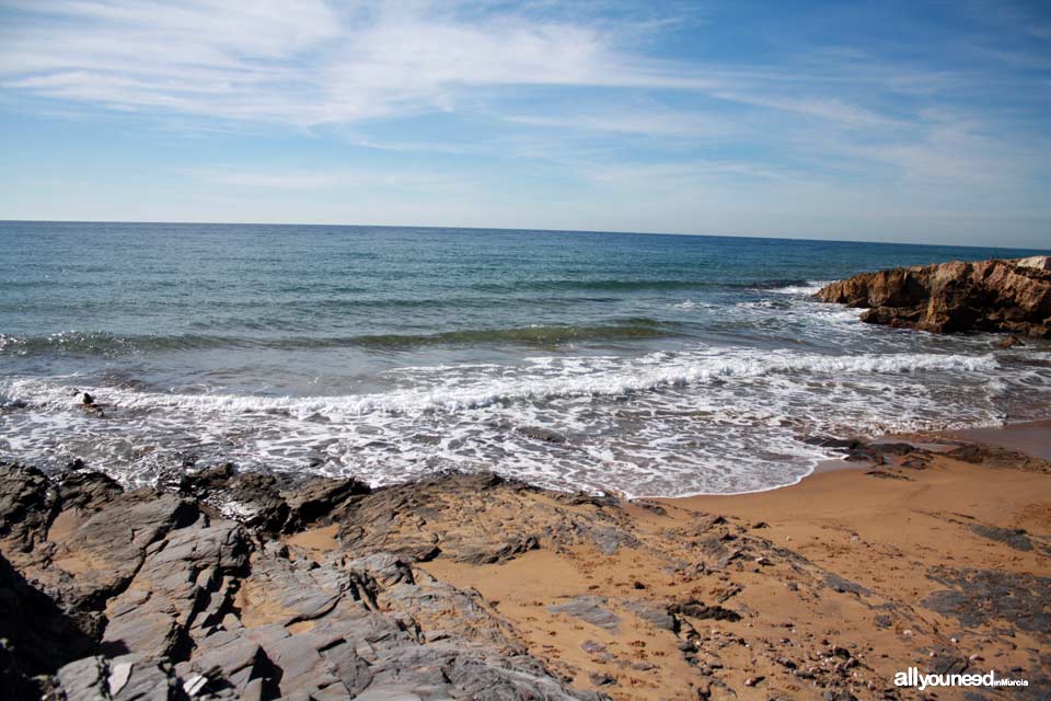 Cala entre las calas Déntoles y  Magre. Playas de Calblanque. Murcia