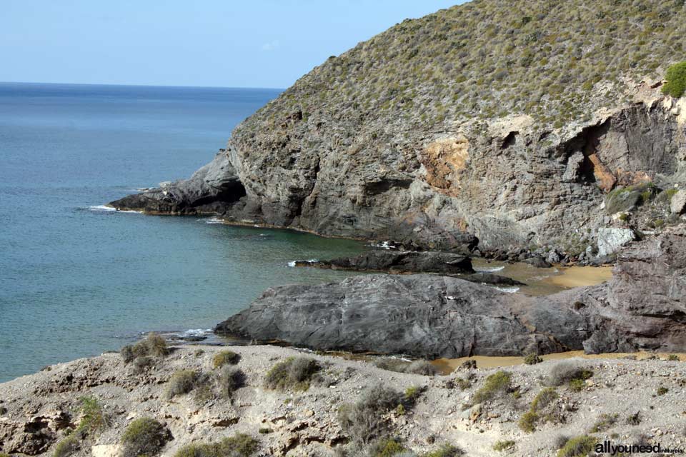 Playa Parreño. Playas de Calblanque. Baños nudistas solitarios