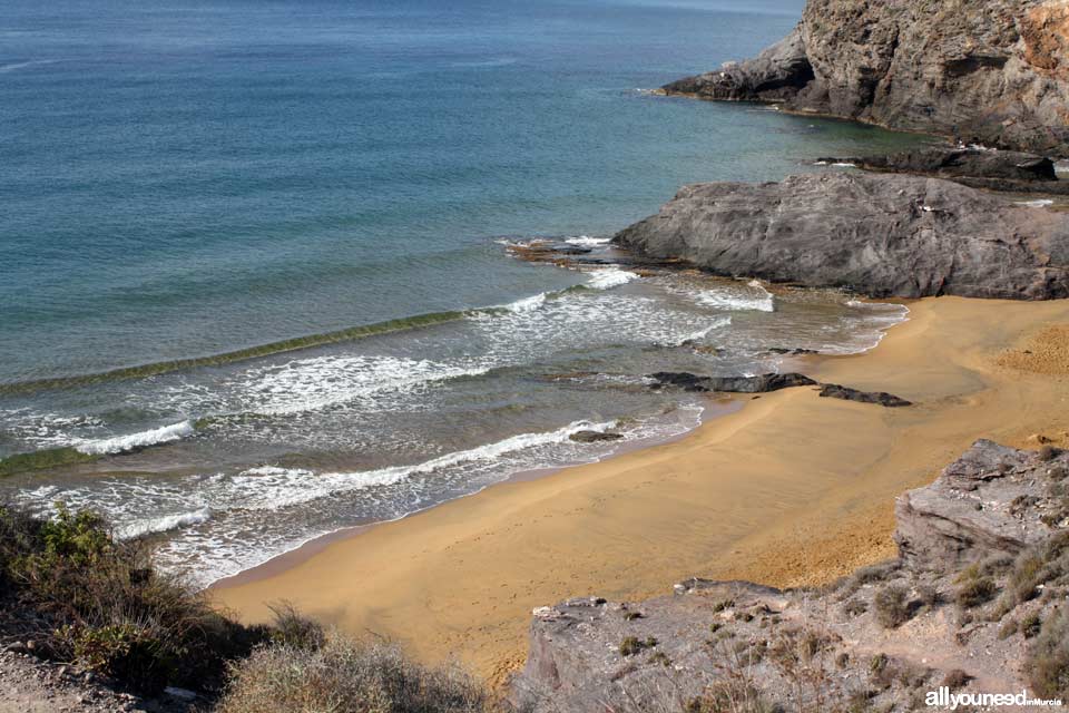 Playa Parreño. Playas de Calblanque. Baños nudistas solitarios