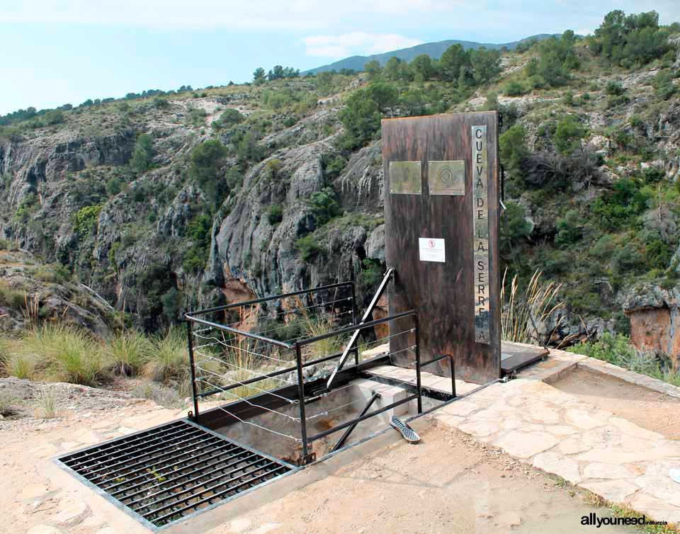 Cueva Sima de La Serreta en Cieza