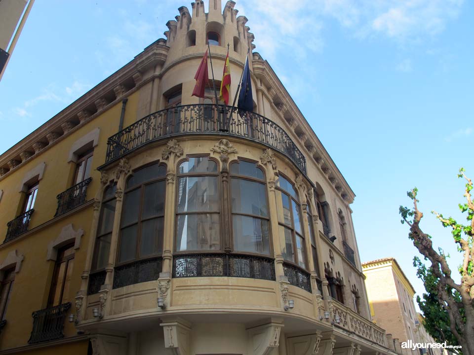 Díaz Cassou Palace