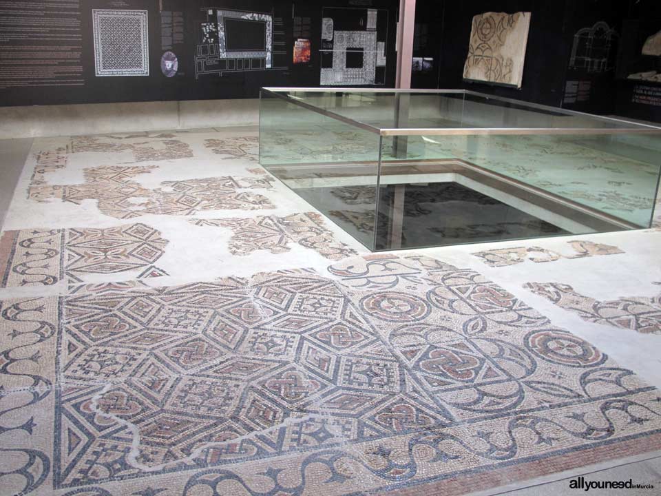 Palacio Del Concejo y Museo Arqueológico