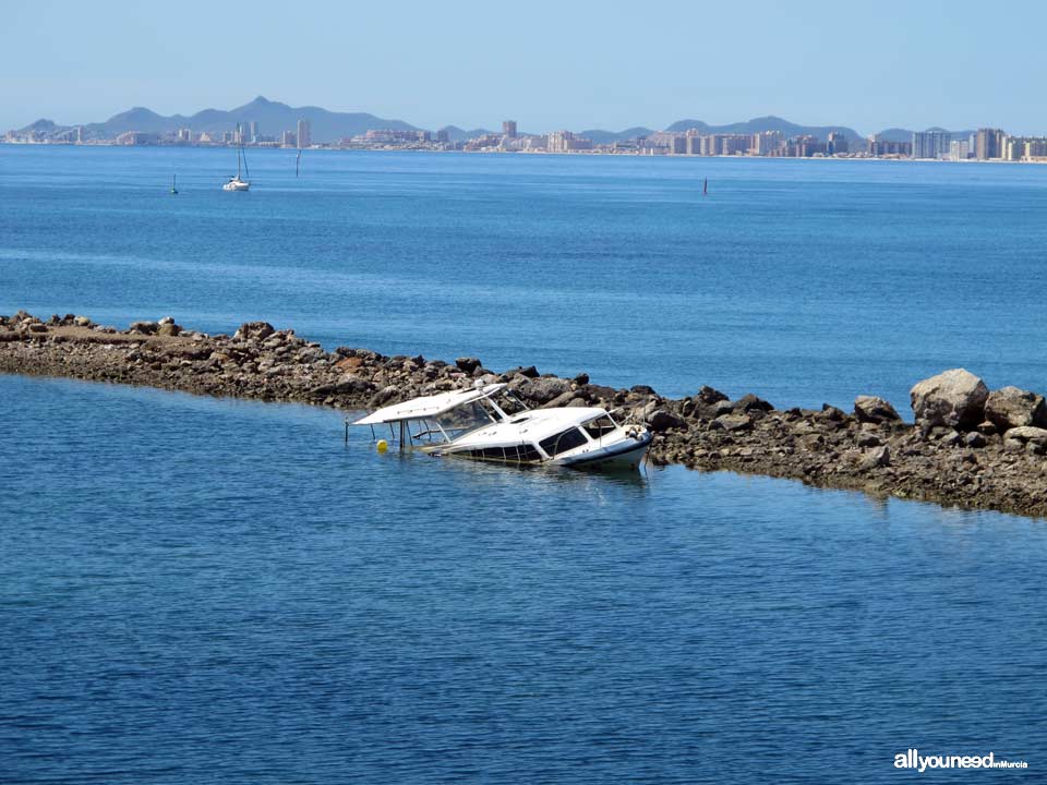 Faro del Estacio en la Manga del Mar Menor. Murcia