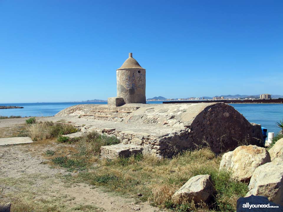 Faro del Estacio en la Manga del Mar Menor. Murcia