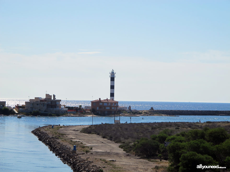 Canal y faro del Estacio en la Manga del Mar Menor