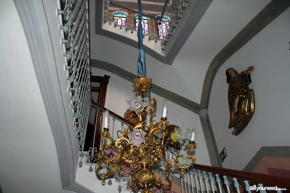 Casa de las Cariátides. Museo de Bordados del Paso Azul