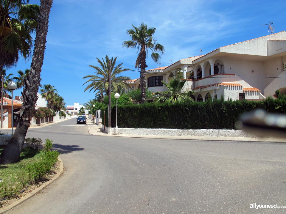 Starfish beach /  Levante Pearl Beach