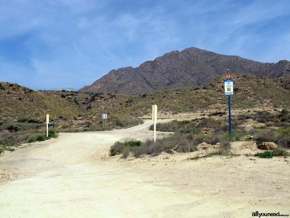 Acceso a Cueva Lobos. Playas de Mazarrón