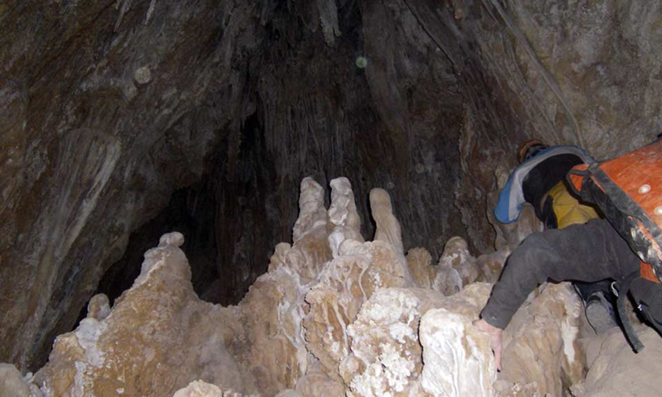 Espeleología - Charate en Molina de Segura -Murcia. Turismo activo y de aventura