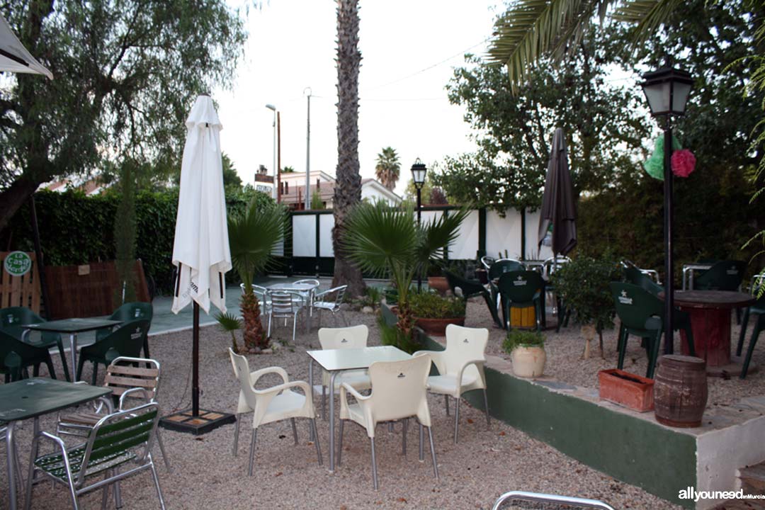 Hostel La Casa Verde en Murcia. Terraza - Bar