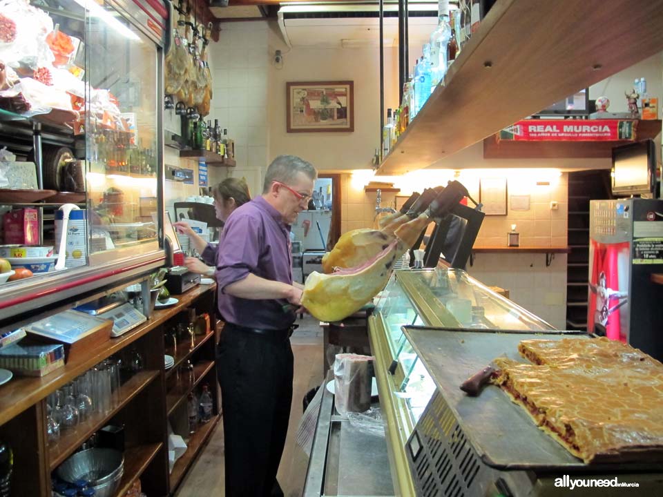 Mesón Don Jamón En Murcia. Bar de tapas, embutidos, quesos