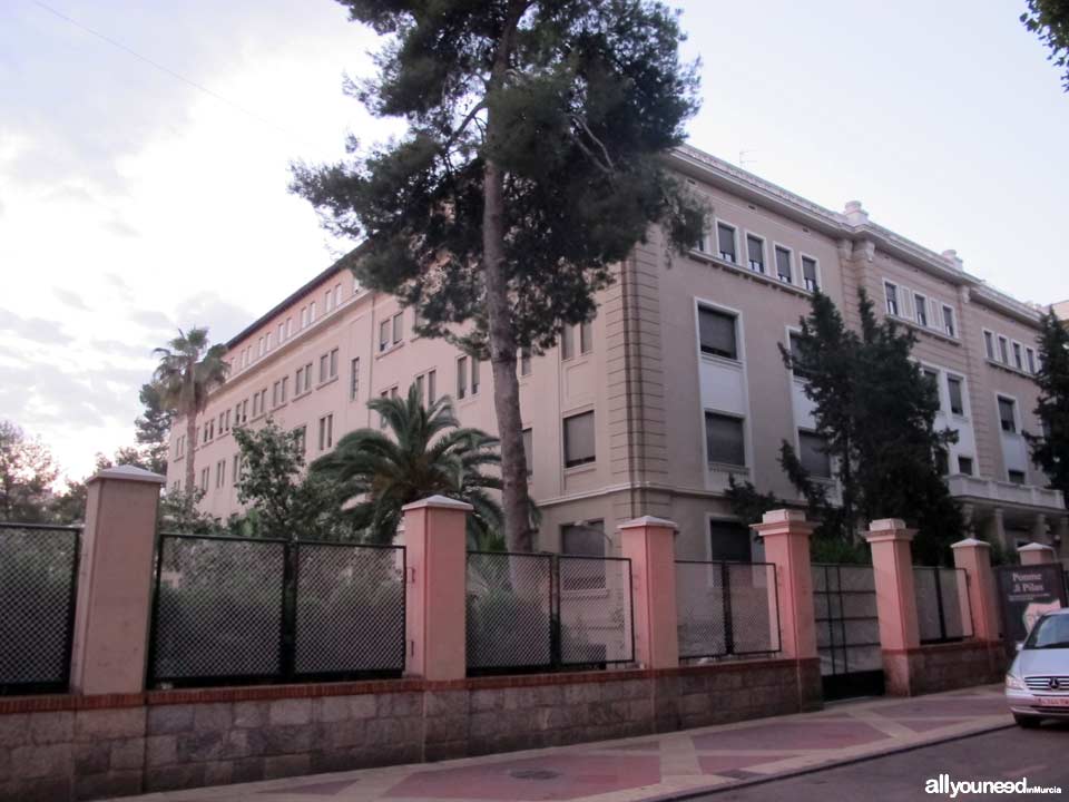 Jesús y María School