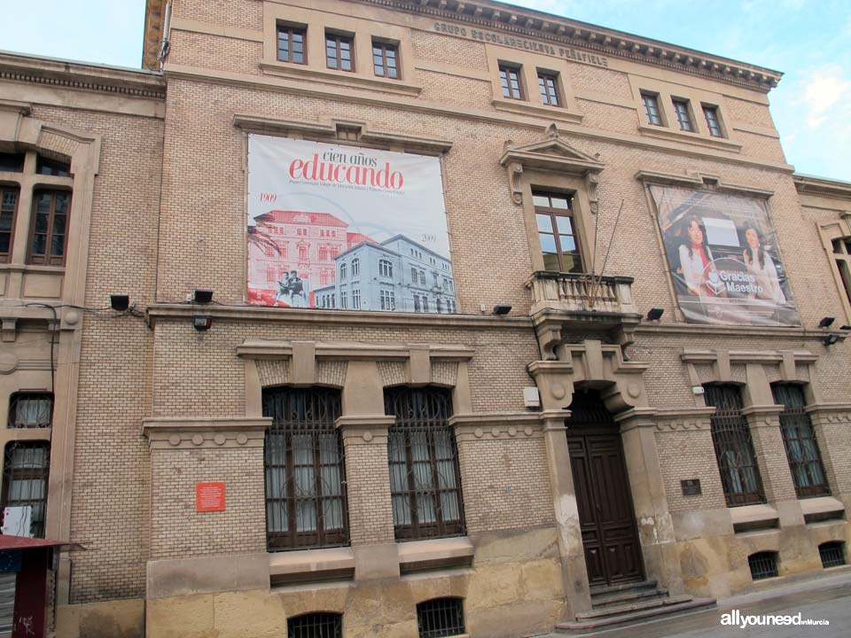 Edificio Grupo Escolar Cierva Peñafiel