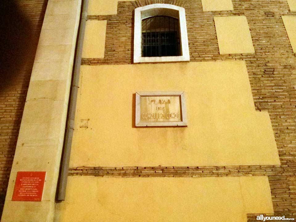 Iglesia del Carmen. Curiosidades de Murcia. Placas con notas de hechos históricos