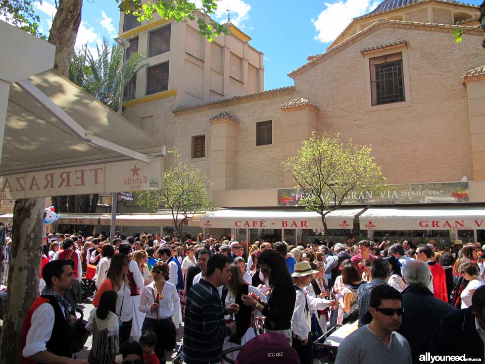 Paseo Alfonso X el Sabio, martes por la mañana