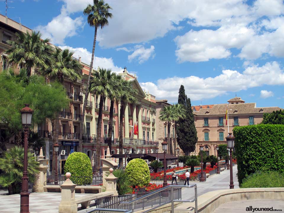 Streets in Murcia. Glorieta de España